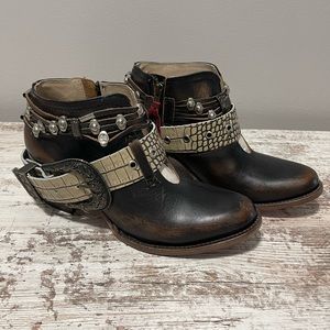 Freebird Saloon size 9